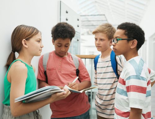 Volta às aulas sem celular:  entenda como vai funcionar a nova lei